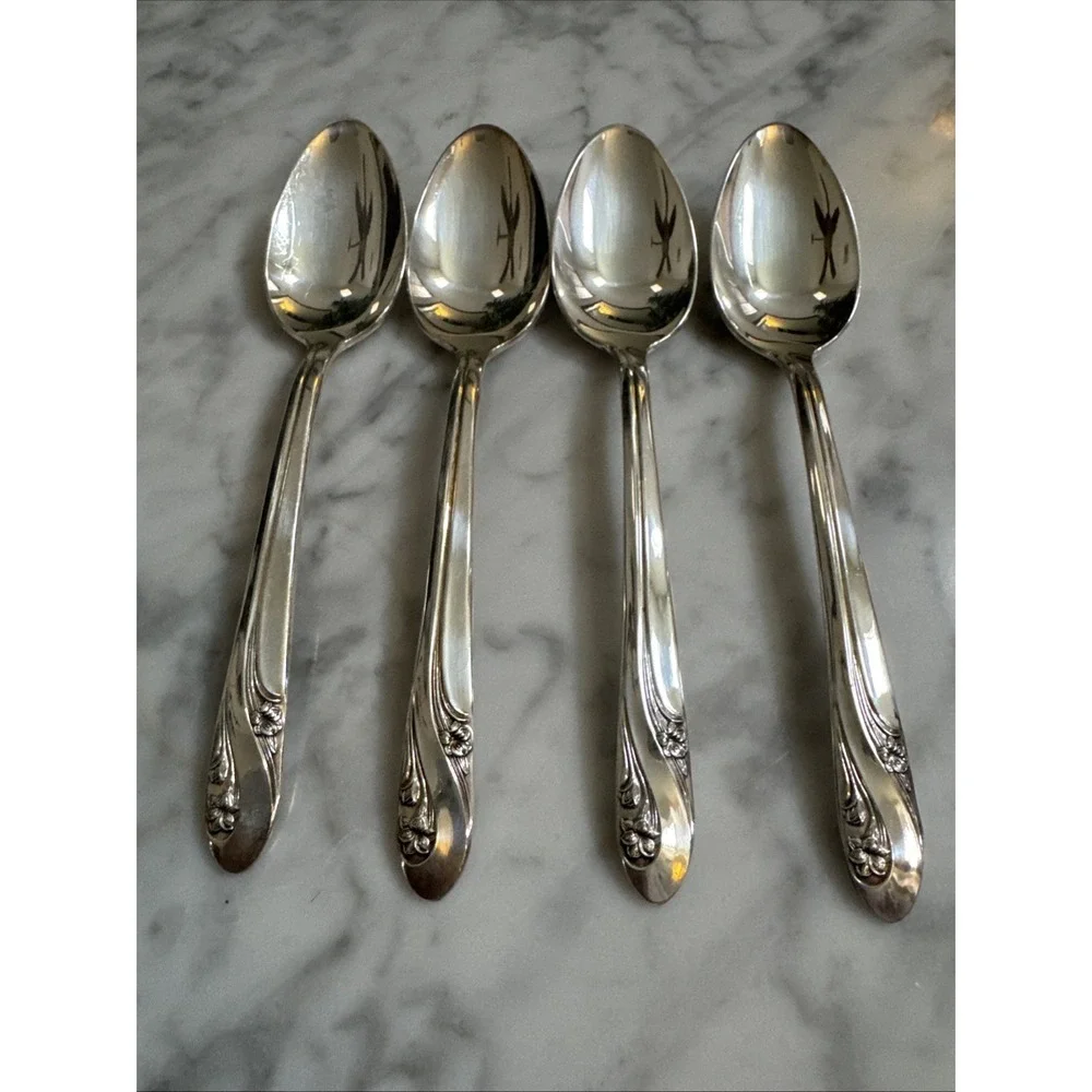 Holmes &Edwards ROMANCE Silverplate Flatware Set Of 4 Teaspoons